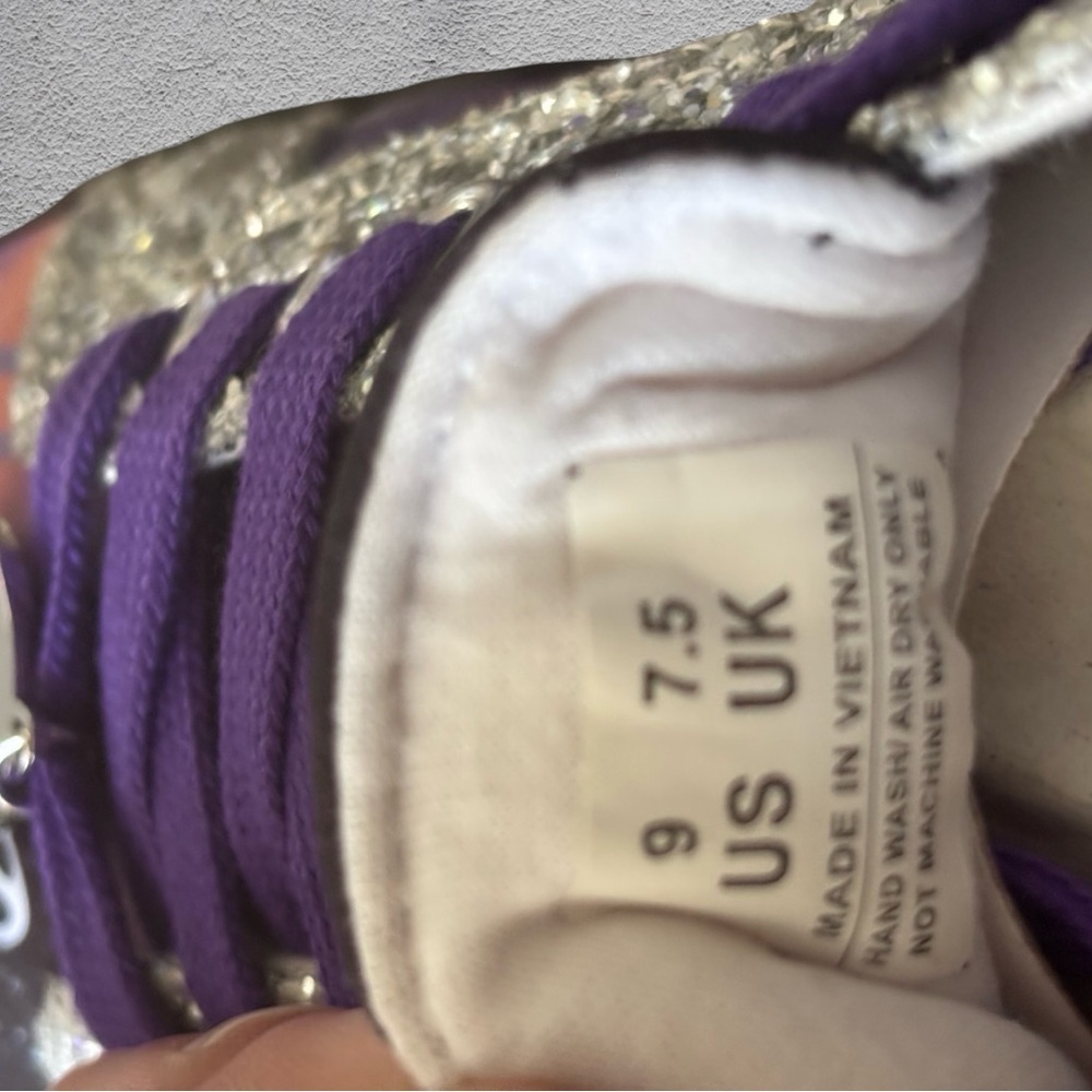 NIGHTMARE BEFORE CHRISTMAS EVER SPARKLE SHOE WOMEN 9. Bradford Exchange - Picture 7 of 9